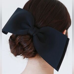 BARRETTE Black oversized bow hair clip